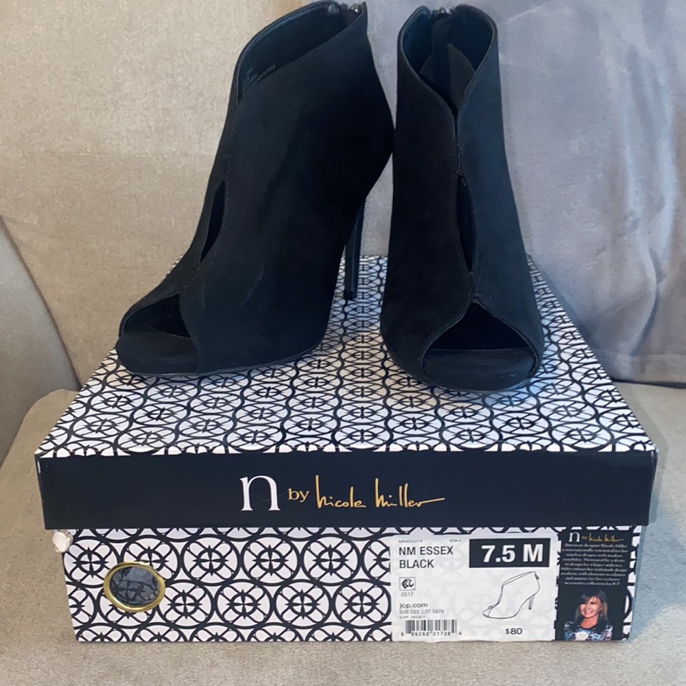 Women’s open toe booties